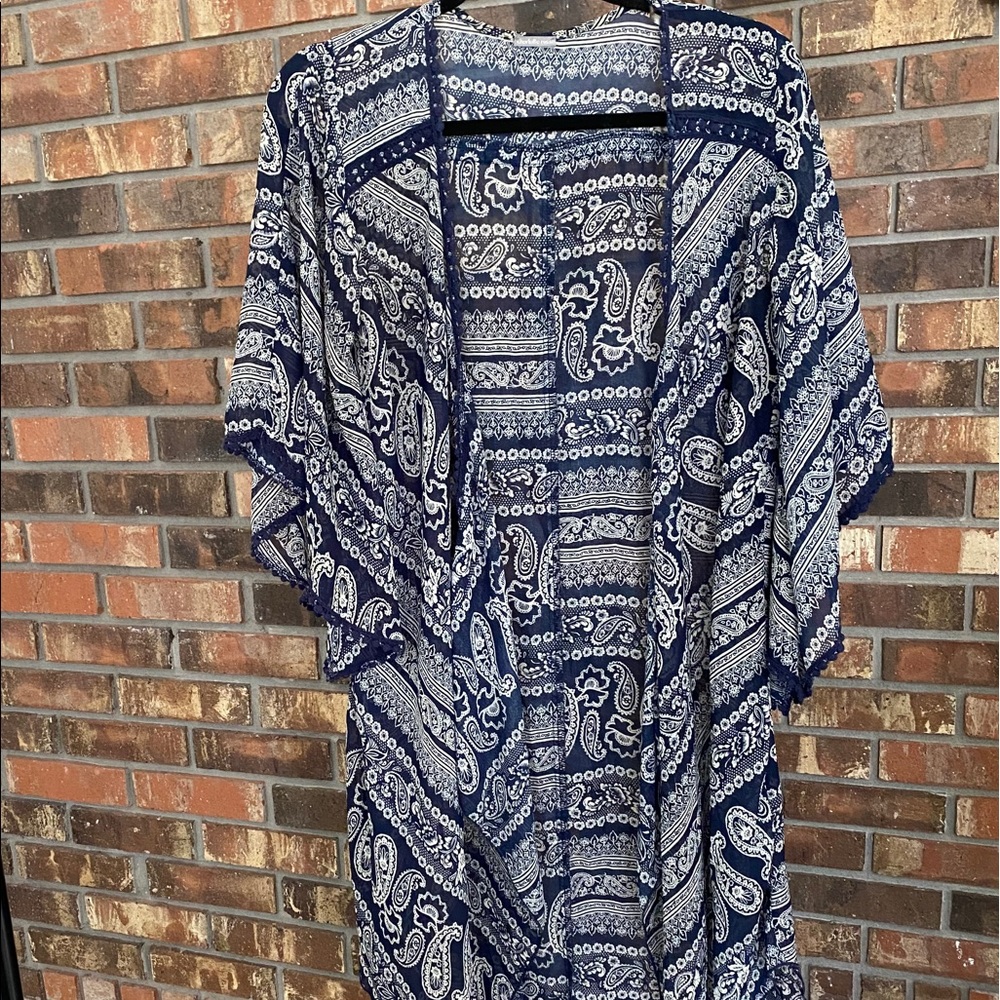 5/$20 Paisley print kimono